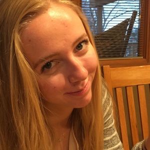 Meet your Posher, Alesha